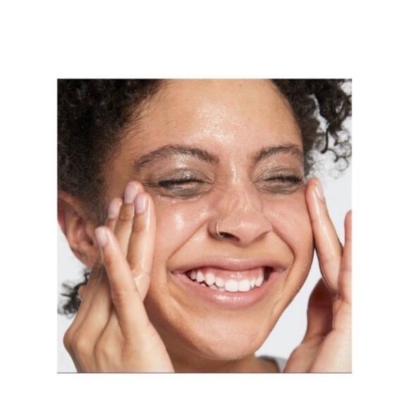 $5βπ Clinique Takeβ The Day Off Cleansing Balm π - Picture 4 of 7